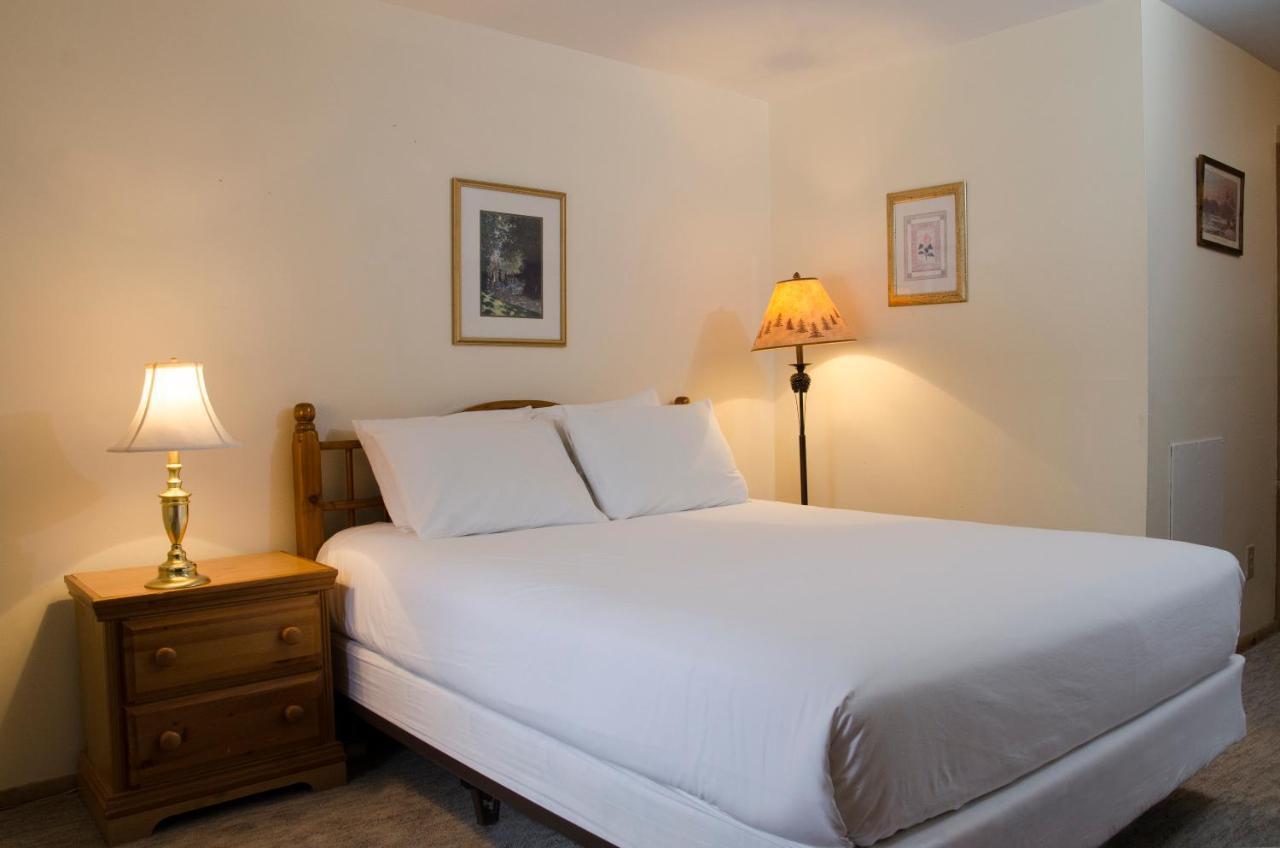 Summit Hotel