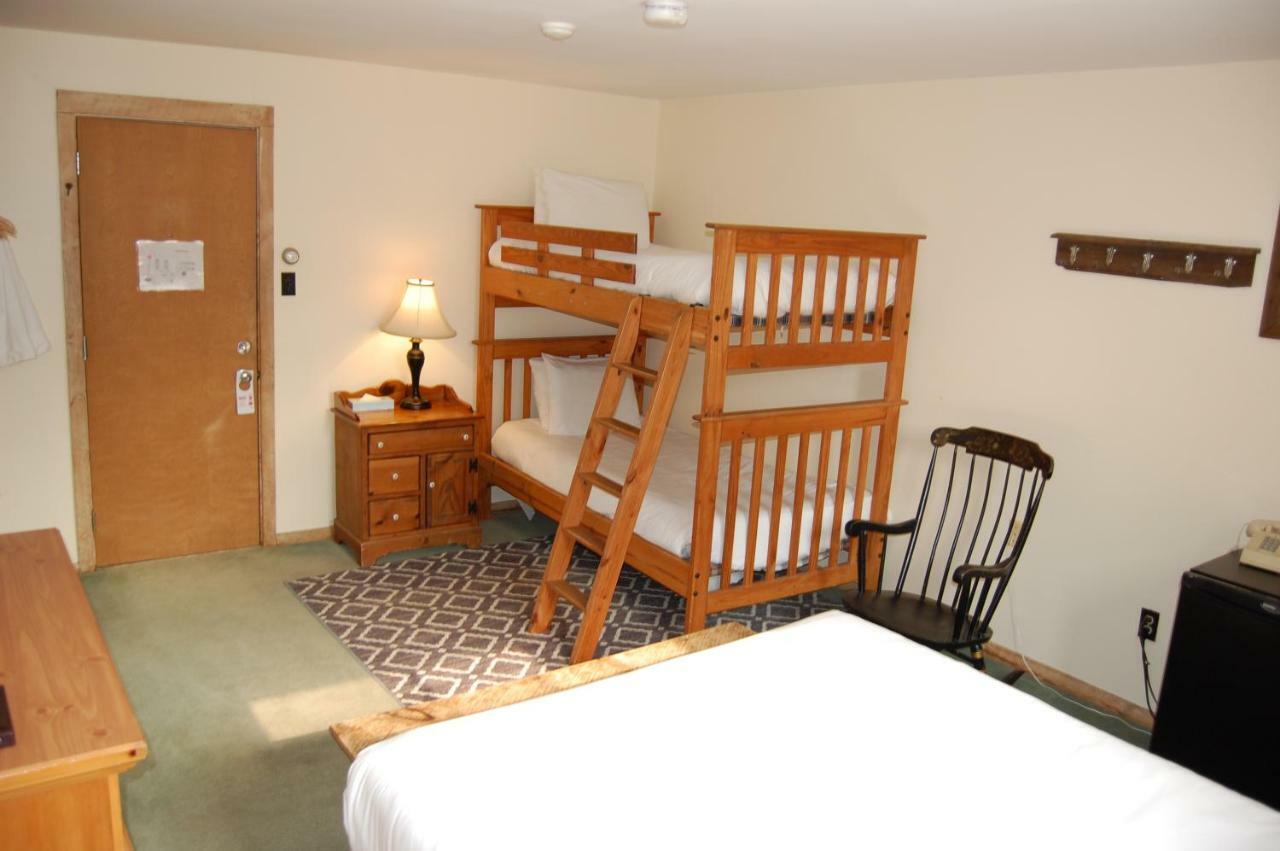 Summit Hotel 3*